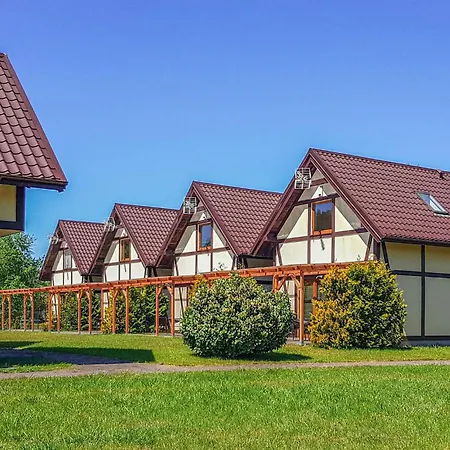 2 Bedroom Cozy In Casa vacanze Białogóra